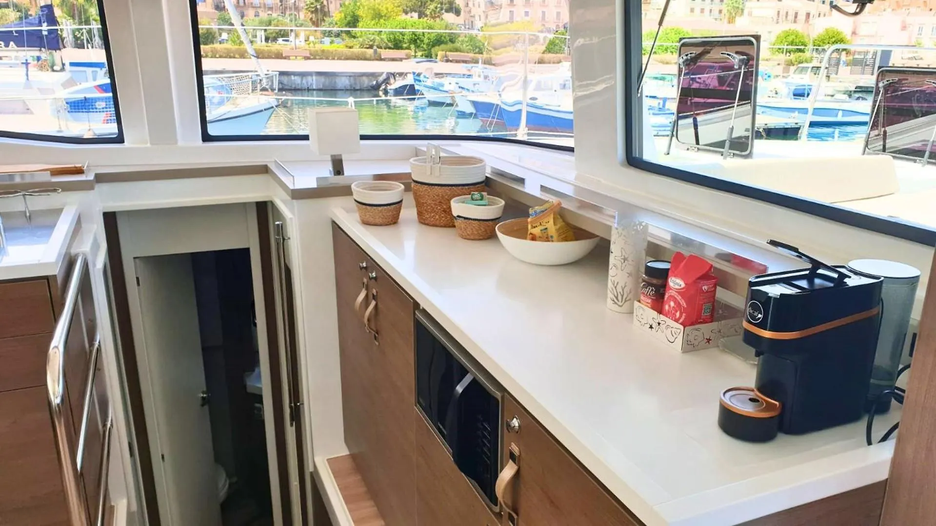 Catamarano Lux Hotel Palermo Italy