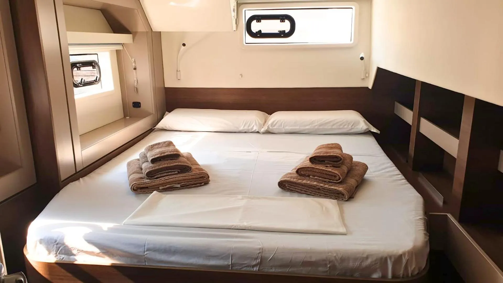 Catamarano Lux Hotel Palermo 0*,  Italy